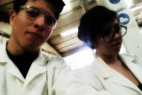 mi mejor amiga :) y yo tabajando :D